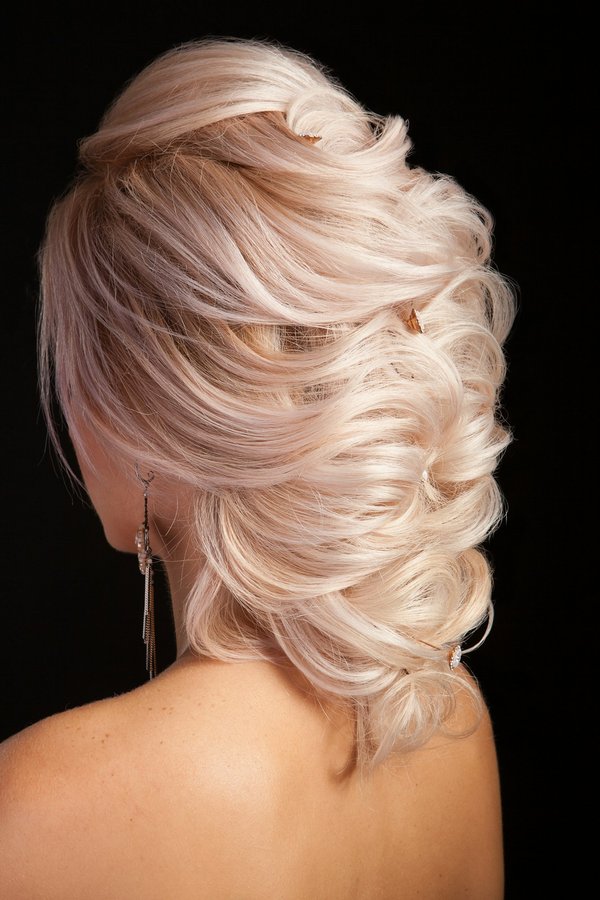 Comment réaliser une coiffure protectrice pour cheveux fins et fragiles?